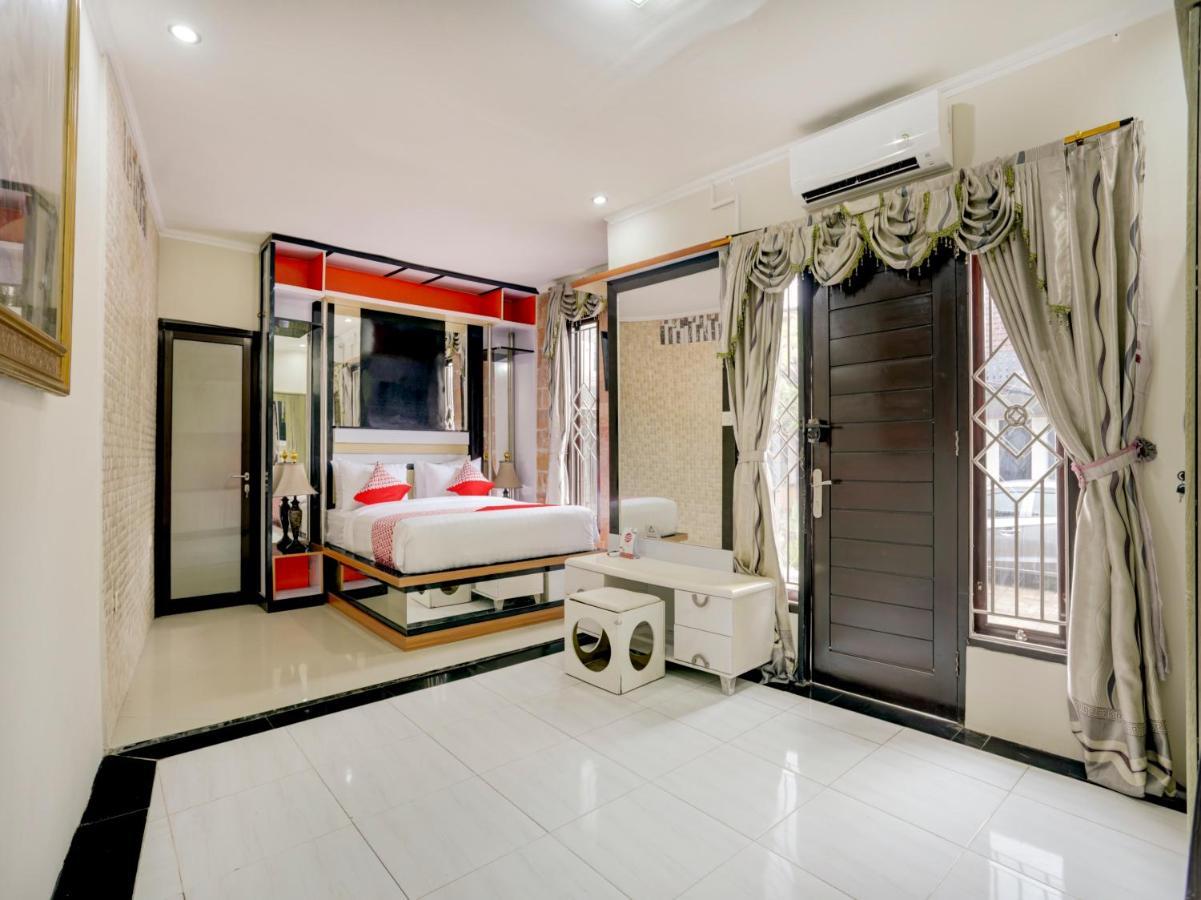 Oyo 90131 Liberty Guest House Sempidi 외부 사진