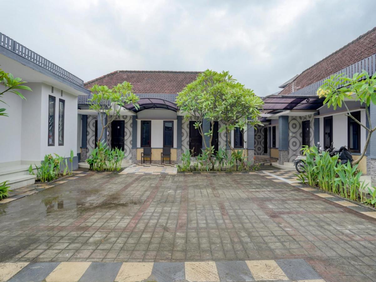 Oyo 90131 Liberty Guest House Sempidi 외부 사진